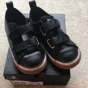 Gently worn converse sneakers black leather sz 9